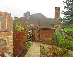 Ravenscroft Cottages, Grasvenor Avenue