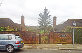 Ravenscroft Cottages, Grasvenor Avenue